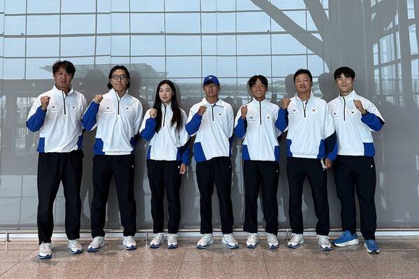 임규태 감독, 김재우 트레이너, 이예린, 김건호, 장준서, 윤용일 감독, 임준우 트레이너 (왼쪽부터)
