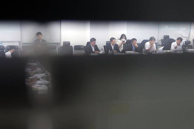 29일 서울 여의도 국회 의원회관에서 세제 개편안 마련을 위한 비공개 당정협의회가 열리고 있다./연합뉴스