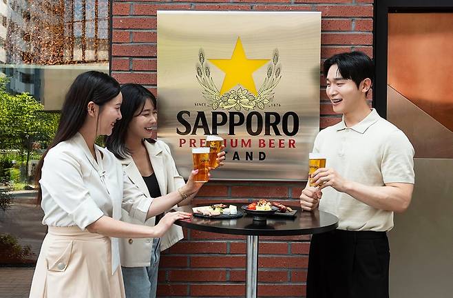 일본 맥주 기업 삿포로가 최근 서울 성수동에 생맥주를 마실 수 있는 매장을 열었다. /삿포로맥주