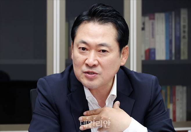 국민의힘 당대표 출마를 선언한 장동혁 국민의힘 의원이 29일 의원회관에서 데일리안과 인터뷰를 하고 있다. ⓒ데일리안 홍금표 기자