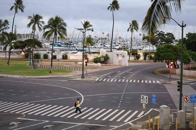 29일(현지시간) 미국 하와이주 호놀룰루의 항구에 지진해일(쓰나미)을 앞두고 선박들이 피난한 모습.AFP연합뉴스