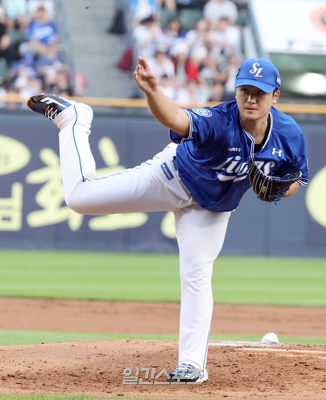 3일 오후 잠실야구장에서 열린 2025 프로야구 삼성과 두산 경기. 삼성 선발 최원태가 역투하고있다. 잠실=정시종 기자 capa@edaily.co.kr /2025.07.03.