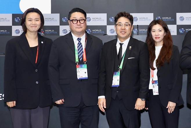 왼쪽부터 박주희 위원, 김승훈 대한수영연맹 사무처장, 정창훈 회장, 임상아 ISF 총장.&nbsp; 사진=대한수영연맹 제공