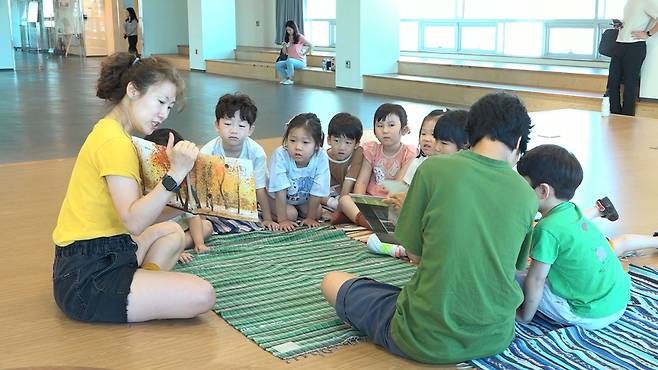 '어나더+ 아이함께' 프로그램 참가 어린이들 (제주자치도 제공)