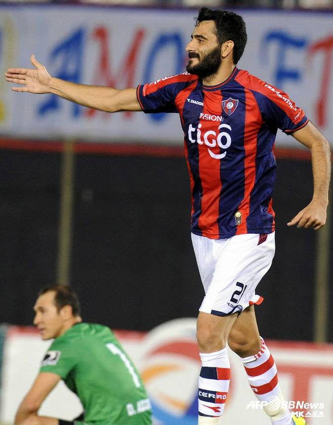 구이사는 RCD 마요르카, 헤타페 CF, 페네르바체 SK, 카디스 CF 등을 거친 스트라이커다. 사진=AFPBBNews=News1