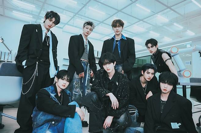 그룹 유나이트가 오는 8월 4일 두 번째 싱글 '봄바'로 컴백한다. 브랜뉴뮤직 제공