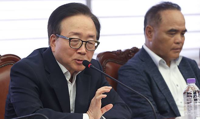 이동근 한국경영자총협회 상근부회장이 30일 서울 마포구 경총회관에서 열린 '노동조합법 개정 중지 촉구 업종별단체 공동성명'에서 발언하고 있다. 연합뉴스