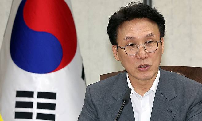 김민석 국무총리가 30일 정부세종청사 총리실 영상회의실에서 열린 국정현안관계장관회의를 주재하고 있다. 연합뉴스