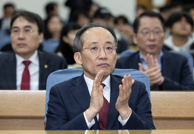 박수치는 추경호 국민의힘 의원. 뉴스1