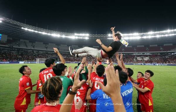 ▲ 김상식 감독의 베트남 23세 이하 대표팀이 AFF U-23 챔피언십에서 인도네시아를 꺾고 3연패에 성공했다. ⓒ디제이매니지먼트