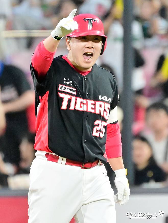 지난 5월 22일 오후 수원KT위즈파크에서 열린 '2025 신한 SOL Bank KBO리그' KIA 타이거즈와 KT 위즈의 경기, 5회초 1사 만루 KIA 이우성이 2타점 적시타를 날린 후 기뻐하고 있다. 엑스포츠뉴스 DB