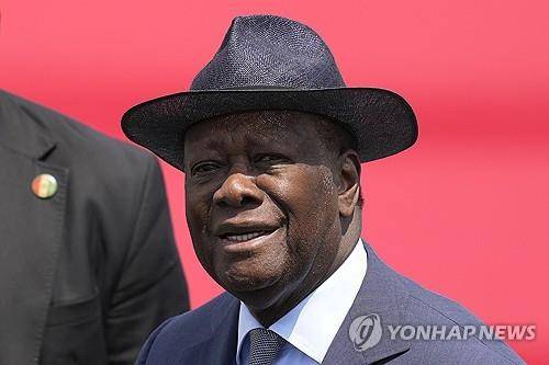 10월 대선서 4선 도전 선언한 알라산 우아타라 코트디부아르 대통령 [AP 연합뉴스 자료사진. 재판매 및 DB 금지]