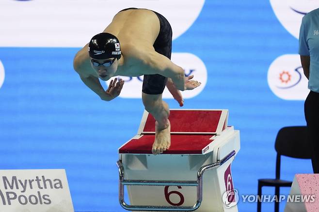 황선우의 힘찬 출발 [AP=연합뉴스]