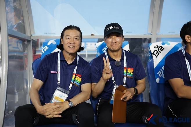 김판곤 감독과 이정효 감독 [한국프로축구연맹 제공. 재판매 및 DB 금지]