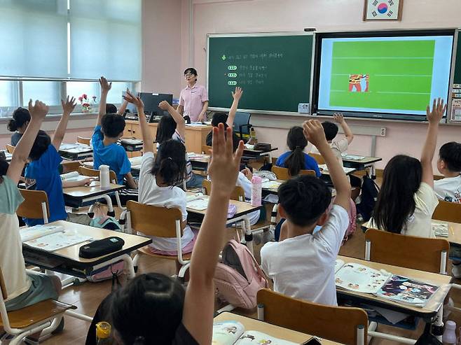 질문 기반 수업을 진행 중인 대전유천초. 대전유천초 제공