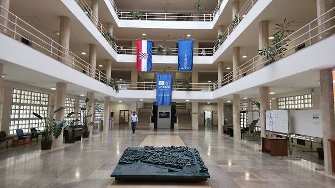 스플리트 시청사 로비 전경. 사진=이희택 기자.