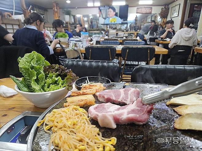 광주 북구 용봉동에서 고깃집 '고향회관'의 목살.