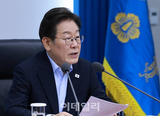이재명 대통령이 31일 서울 용산 대통령실 청사에서 열린 제6차 수석보좌관회의에서 발언하고 있다.(사진=뉴시스)