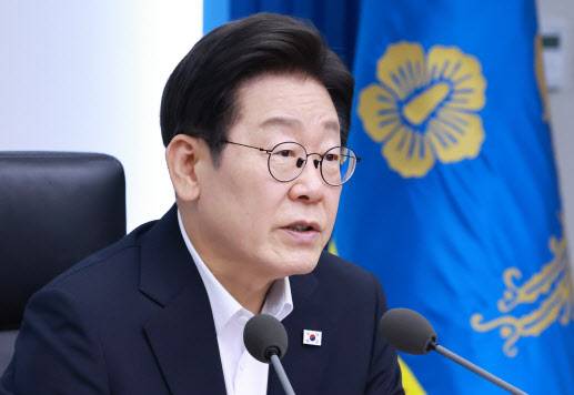 이재명 대통령이 17일 서울 용산 대통령실 청사에서 열린 4차  수석·보좌관 회의에서 발언하고 있다. (사진=연합뉴스)