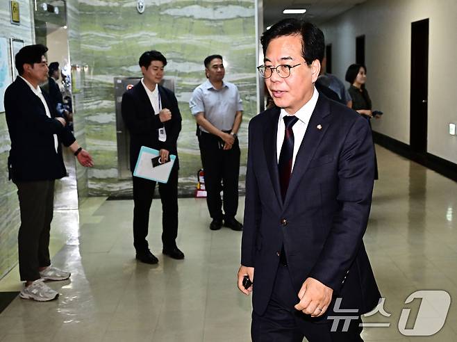 송언석 국민의힘 비상대책위원장 겸 원내대표가 30일 오후 서울 여의도 국회에서 열린 정보위원회 전체회의에 참석하고 있다. (공동취재) 2025.7.30/뉴스1 ⓒ News1 신웅수 기자