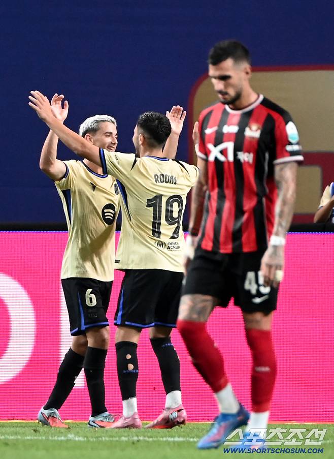 31일 서울월드컵경기장에서 열린 FC 바르셀로나와 FC 서울의 경기, 가비가 팀의 6번�골을 터뜨리며 기뻐하고 있다. 상암=허상욱 기자wook@sportschosun.com/2025.07.31/