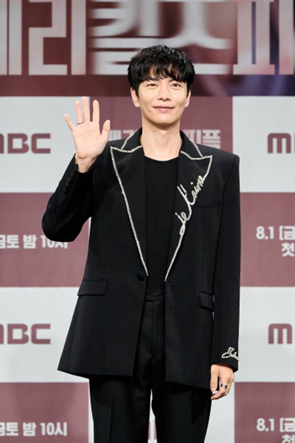 31일(목) 서울 상암 MBC 골든마우스홀에서 진행된 '메리 킬즈 피플'&nbsp;제작발표회에 참석한 이민기 ⓒMBC