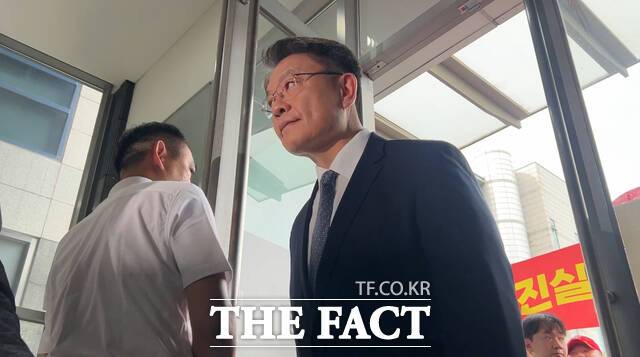 윤석열 전 대통령의 핵심 측근으로 꼽히는 이시원 전 대통령실 공직기강비서관이 31일 오전 채상병 사건 외압 의혹을 수사하는 이명현 특별검사팀에 피의자 신분으로 출석하고 있다. /김해인 기자