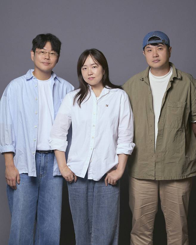 ‘모태솔로지만 연애는 하고싶어’를 연출한 원승재(왼쪽), 김노은(가운데), 조욱형(오른쪽) 피디. 넷플릭스 제공