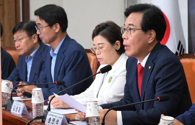 송언석 국민의힘 비상대책위원장 겸 원내대표가 31일 국회에서 열린 비상대책위원회의에서 발언하고 있다. 고영권 기자