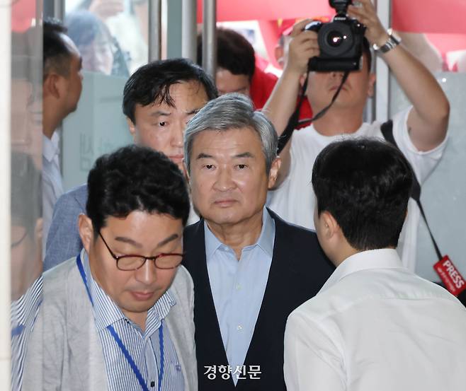 조태용 전 국가안보실장이 직권남용 권리행사 방해 혐의 등 조사를 받기 위해 29일 서울 서초구 채 상병 특별검사팀 사무실에 피의자 신분으로 출석하고 있다. 성동훈 기자