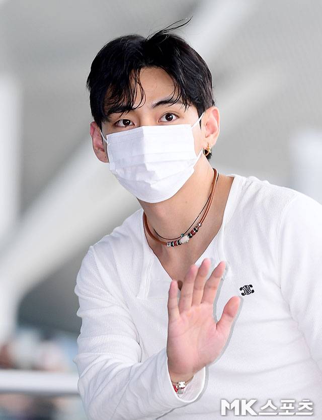 뷔가 팬들의 무질서한 행동에 조용하지만 묵직한 일침을 건넸다.사진=김영구 기자