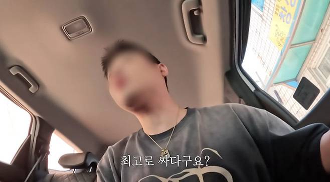 [뉴시스] 택시 기사와 대화 중인 유튜버. (출처=유튜브 '웅이woongei') *재판매 및 DB 금지