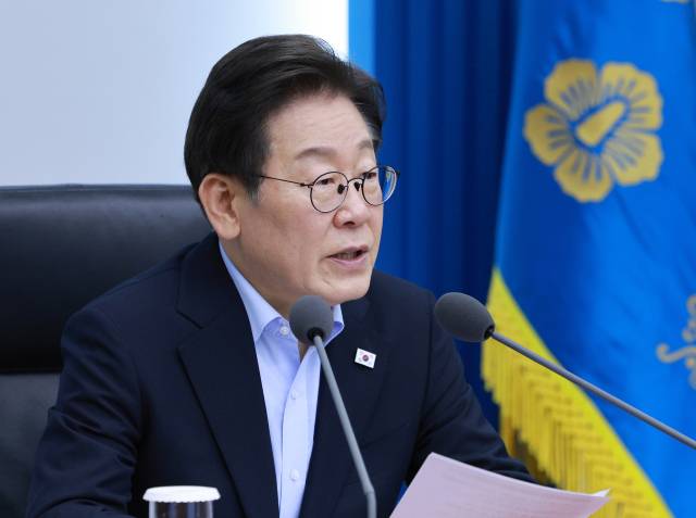 ▲이재명 대통령이 31일 서울 용산 대통령실 청사에서 열린 6차 수석·보좌관 회의를 주재하고 있다. ⓒ연합뉴스
