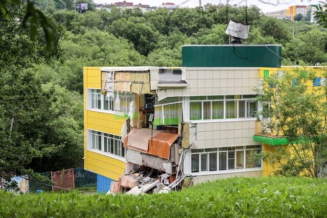 러시아 극동 캄차카 지방 주도인 페트로파블롭스크캄차츠키 남쪽 해역에서 30일 오전 규모 8.7의 강진이 일어나 유치원 건물 일부가 붕괴됐다. 페트로파블롭스크캄차츠키 타스 연합뉴스