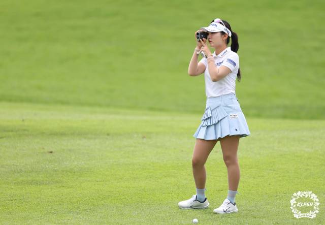 공동 11위를 달리고 있는 이예원. 사진 제공=KLPGA