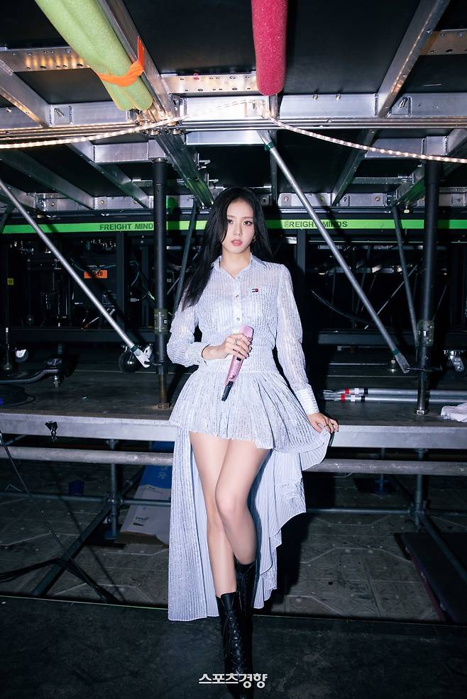 블랙핑크 미국 뉴욕 무대에 오른 멤버 지수. 타미 힐피거 제공