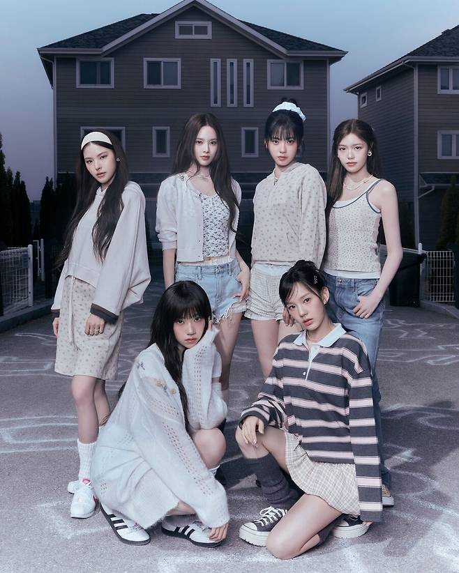 ▲ 이즈나. 제공| 웨이크원