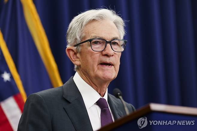 기자회견 나선 파월 연준 의장 [EPA=연합뉴스 재판매 및 DB금지]