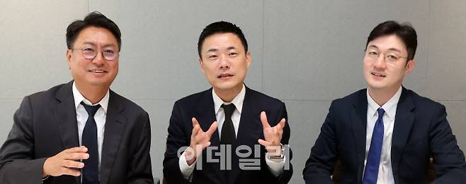 왼쪽부터 법무법인 지평 기후에너지센터 소속 김용길 변호사, 고세훈 변호사, 송경훈 변호사. (사진=방인권 기자)