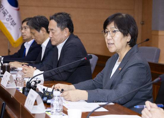 정은경 보건복지부 장관이 1일 서울 종로구 정부서울청사 별관에서 열린 제5차 국민연금 기금운용위원회(기금위)에서 모두발언하고 있다. (사진=보건복지부)