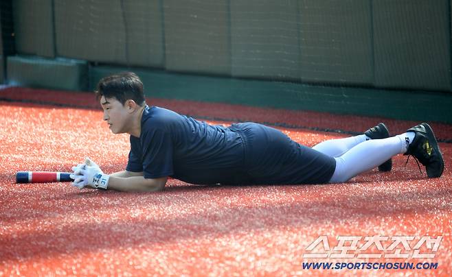 20일 울산 문수야구장에서 열린 NC 다이노스와 한화 이글스의 경기. NC 손아섭이 몸을 풀고 있다. 울산=박재만 기자pjm@sportschosun.com/2025.05.20/