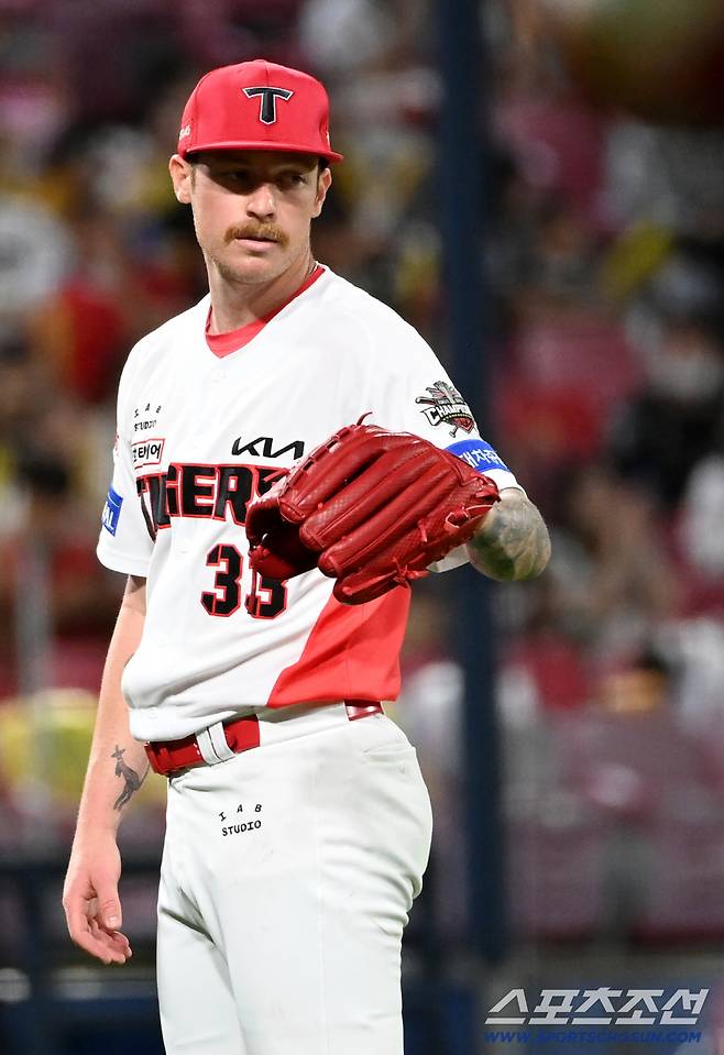 15일 광주KIA챔피언스필드에서 열린 롯데와 KIA의 경기, 5회초 투구를 마친 KIA 올러가 더그아웃으로 향하고 있다. 광주=허상욱 기자wook@sportschosun.com/2025.05.15/