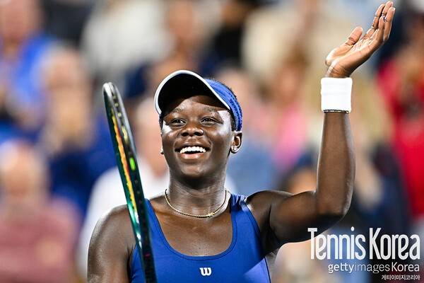 승리 확정 후 해맑게 웃고 있는 빅토리아 음보코 / 게티이미지코리아