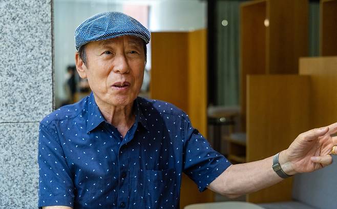 '한국정당 정치사' 신간 낸 심지연 경남대 명예교수. 2025. 7. 25. 조선일보미술관,/ 조인원 기자