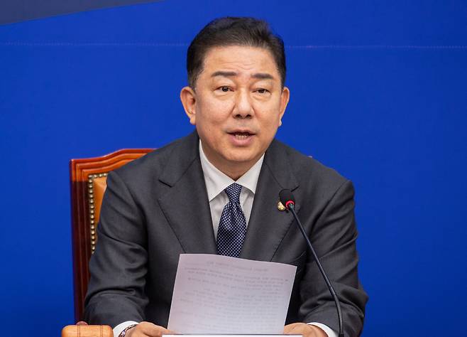 더불어민주당 김병기 원내대표가 1일 국회에서 열린 최고위원회의에서 발언하고 있다. /연합뉴스