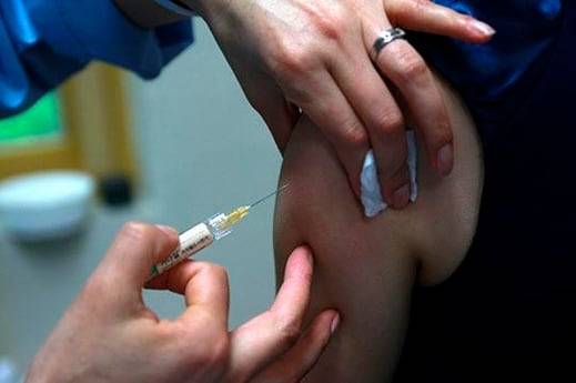 사람유두종바이러스(HPV) 백신 가다실을 접종하는 모습./조선DB
