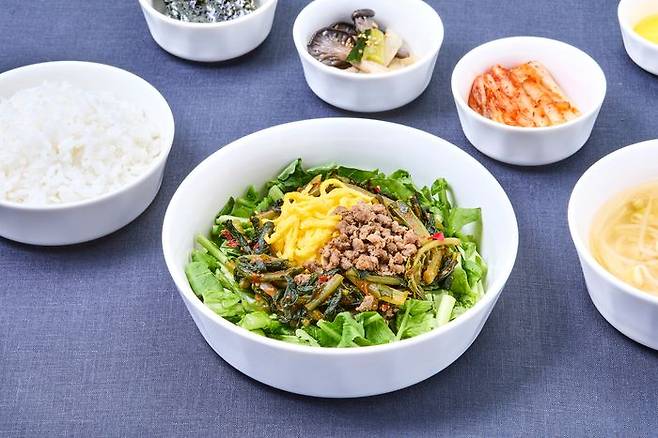 대한항공 프레스티지석에 제공되는 열무비빔밥. 여름 특선 메뉴로 제공 ⓒ대한항공
