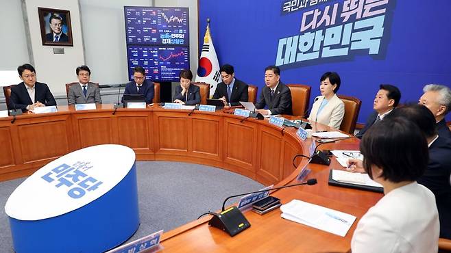 김병기 더불어민주당 대표 직무대행 겸 원내대표가 1일 국회에서 열린 최고위원회의에서 발언하고 있다. 사진=서동일 기자