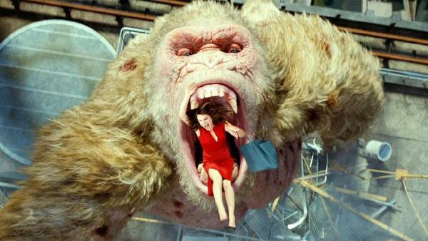 영화에서도 식인 오마쥬에 대한 내용이 들어 있다