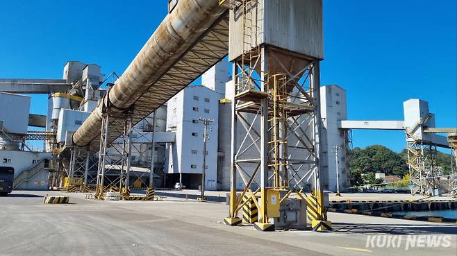 삼표시멘트 삼척공장 컨베이어 벨트. 김재민 기자